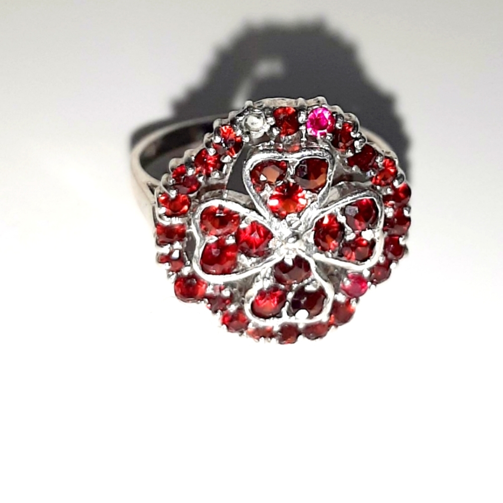 Victorian .925 SS Cut Bohemian Garnet Ring Size 7.75 Missing One Stone